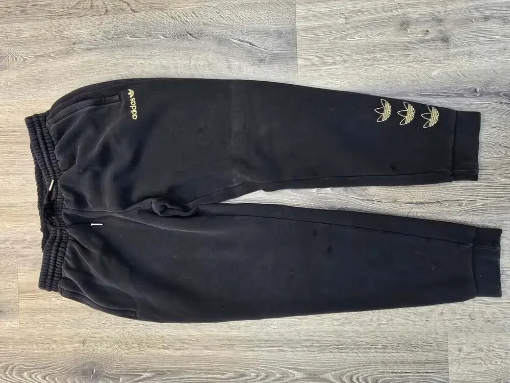 Adidas Originals Santiago Trefoil Embroidered Logo Sweatpants in Black